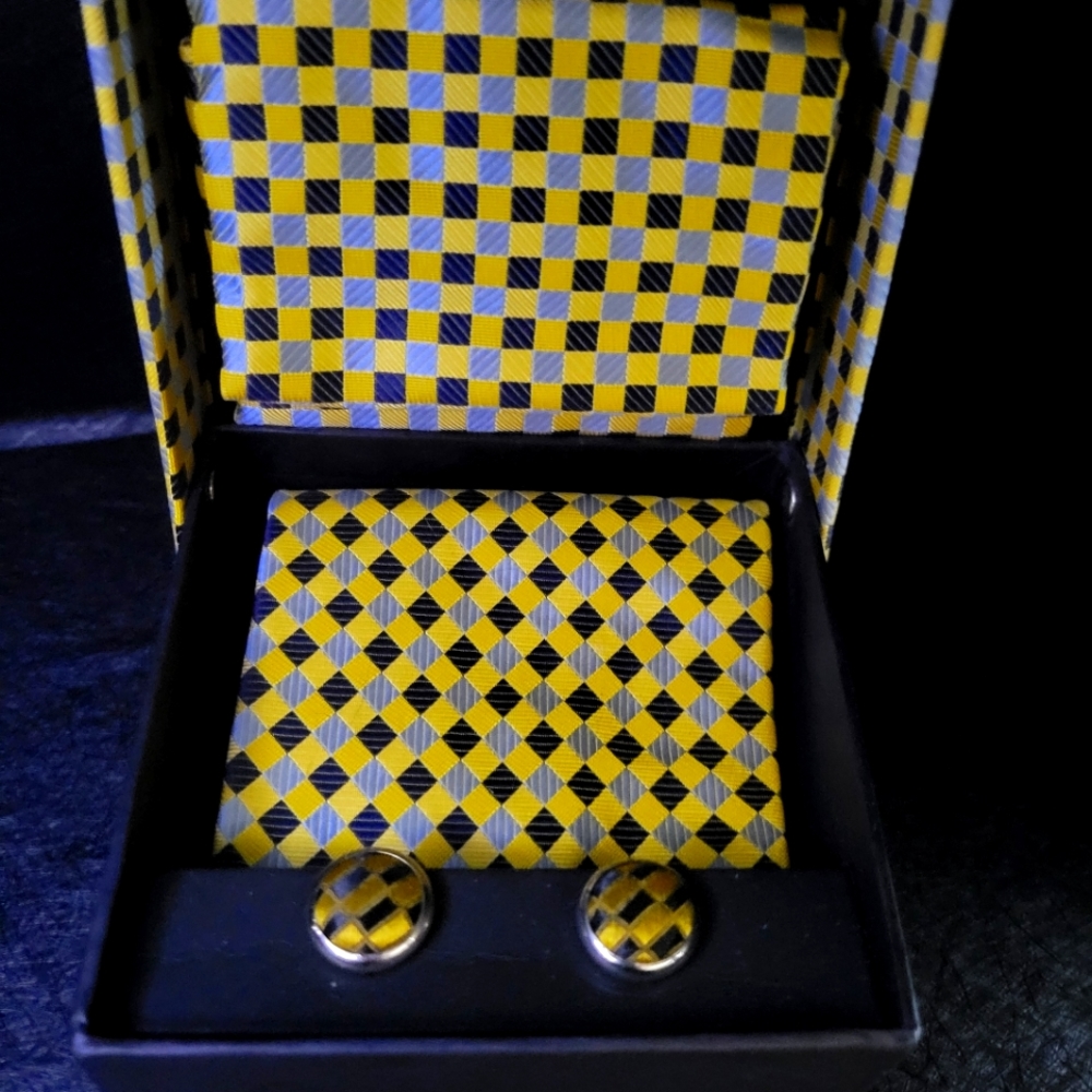Giorgio Brutini Handmade Tie/Hanky/Cufflinks - Gift Set